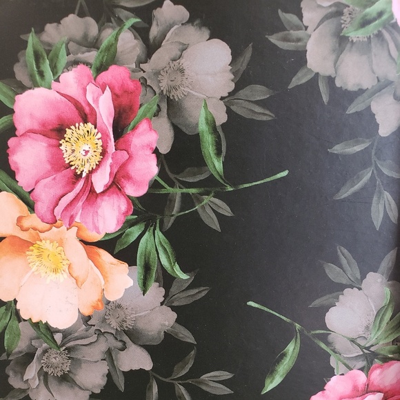 Meet your Posher, Anissa - Picture 1 of 1